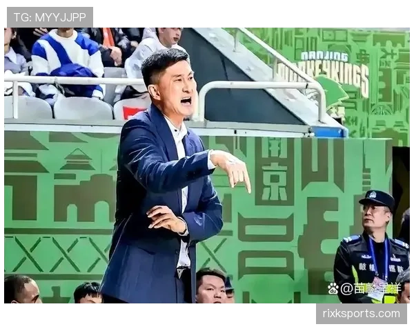 杨瀚森训练完直接去夜市啃烤串，这自律人设有点扛不住啊
